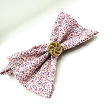 Load image into Gallery viewer, Pink + White Floral Bow Tie
